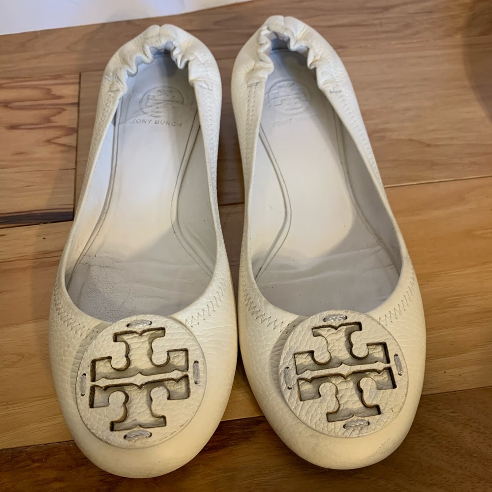 Tory Burch Reva cream tumbled leather flats 9.5